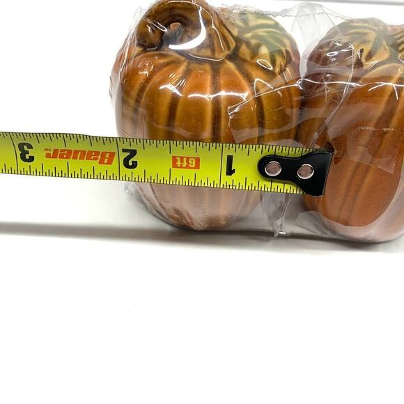 NOS Vintage Inspired Pumpkin Fall Harvest 2”x2” Salt Pepper Shaker Set Ceramic - Picture 8 of 9